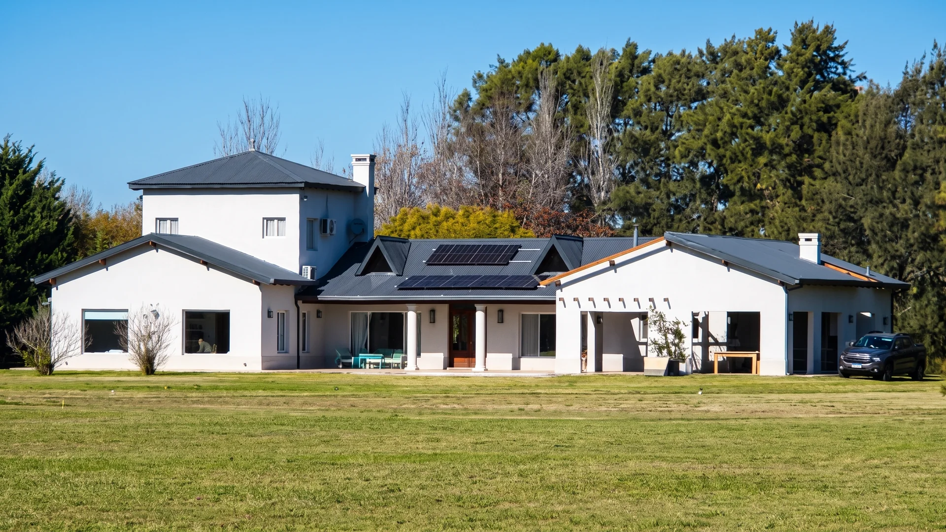 Instalación de paneles solares fotovoltaicos para residencias y barrios cerrados - IGG